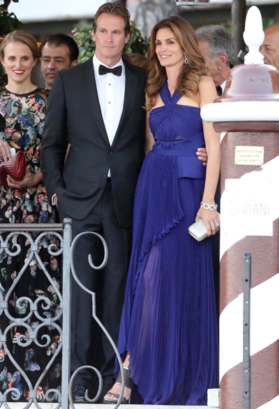 George Clooney And Guests Head To His Wedding
