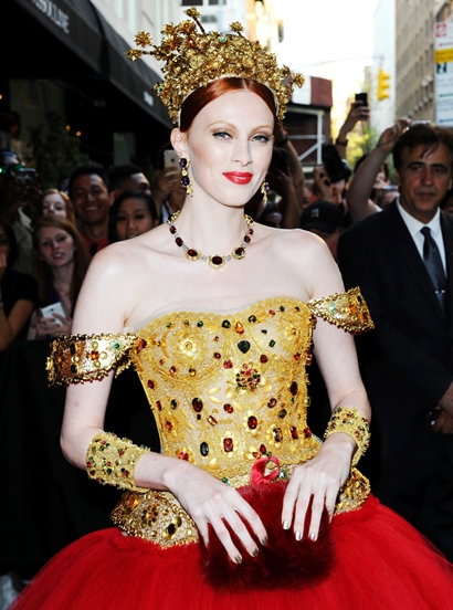 , New York, New York - 05/4/2015 - Celebrities leaving The Mark Hotel -PICTURED: Karen Elson -PHOTO by: Vince Flores/startraksphoto.com -VIF35166 Editorial - Rights Managed Image - Please contact www.startraksphoto.com for licensing fee Startraks Photo New York, NY For licensing please call 212-414-9464 or email sales@startraksphoto.com Startraks Photo reserves the right to pursue unauthorized users of this image. If you violate our intellectual property you may be liable for actual damages, loss of income, and profits you derive from the use of this image, and where appropriate, the cost of collection and/or statutory damages.
