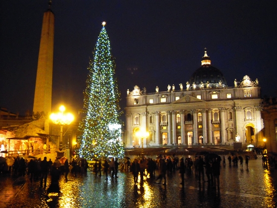 MIDNIGHT MASS, THE VATICAN, ITALY - italy travelista_