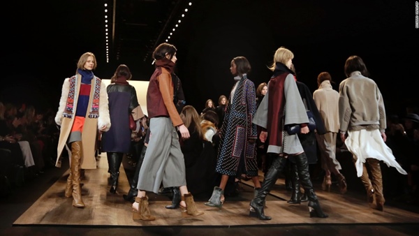 150212184252-01-nyfw-0212-super-169xx