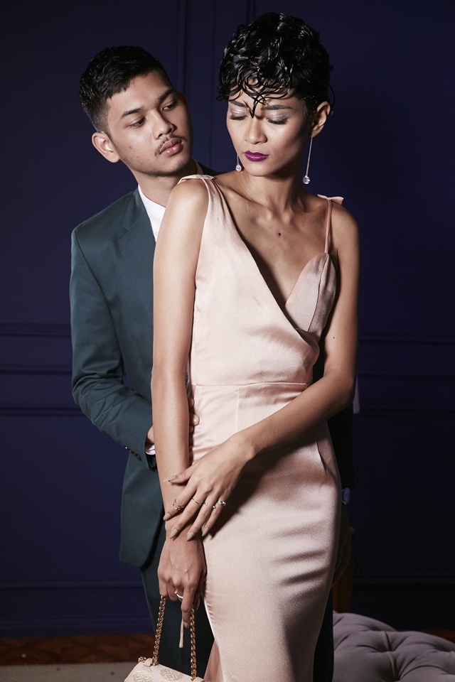 Model dan personaliti Most GLAM 2016 Tuti Noor getting into the mood dengan pasangannya Luqman Hannan