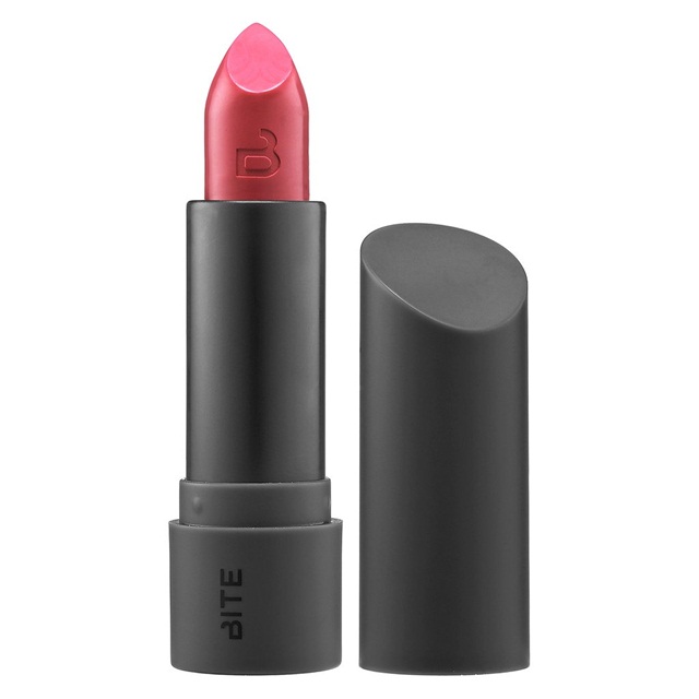 Crayon bibir dengan kemasan bibir dan mengekalkan kelembapan. Rona: Fig