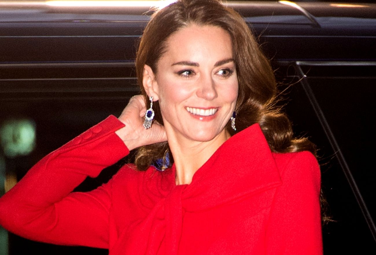 Kate Middleton Beri Penghormatan Istimewa Buat Ratu Elizabeth Di Konsert Krismas Diraja
