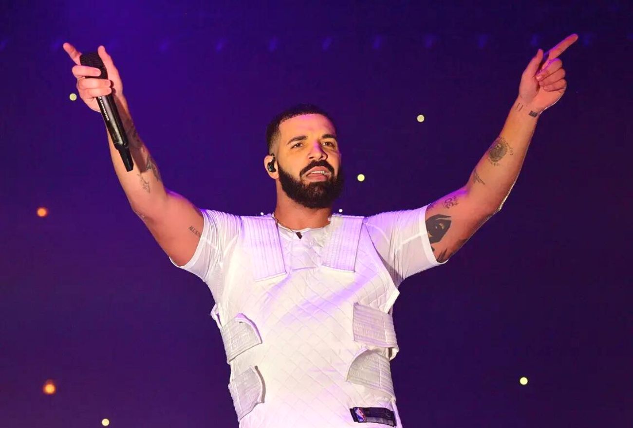 Positif Covid-19, Drake Tunda Konsert Bersama Nicki Minaj & Lil Wayne