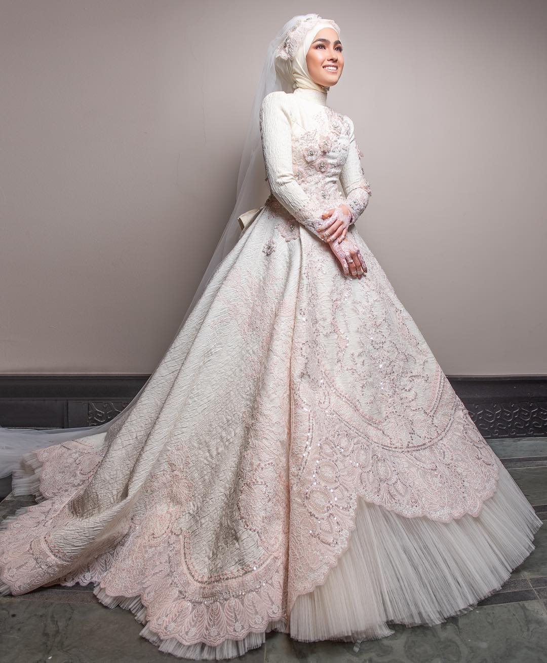 Busana Pengantin Pilihan Selebriti Malaysia 