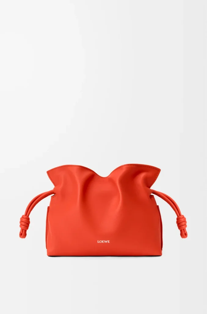 Genggaman Elegan Bersama Clutch Bag Pilihan GLAM
