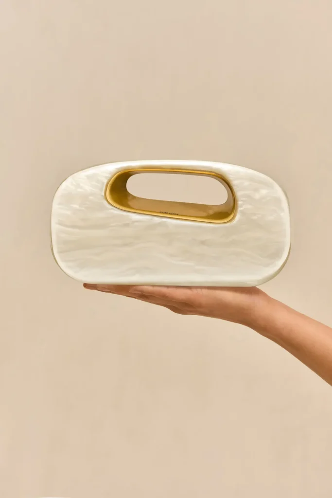 Genggaman Elegan Bersama Clutch Bag Pilihan GLAM
